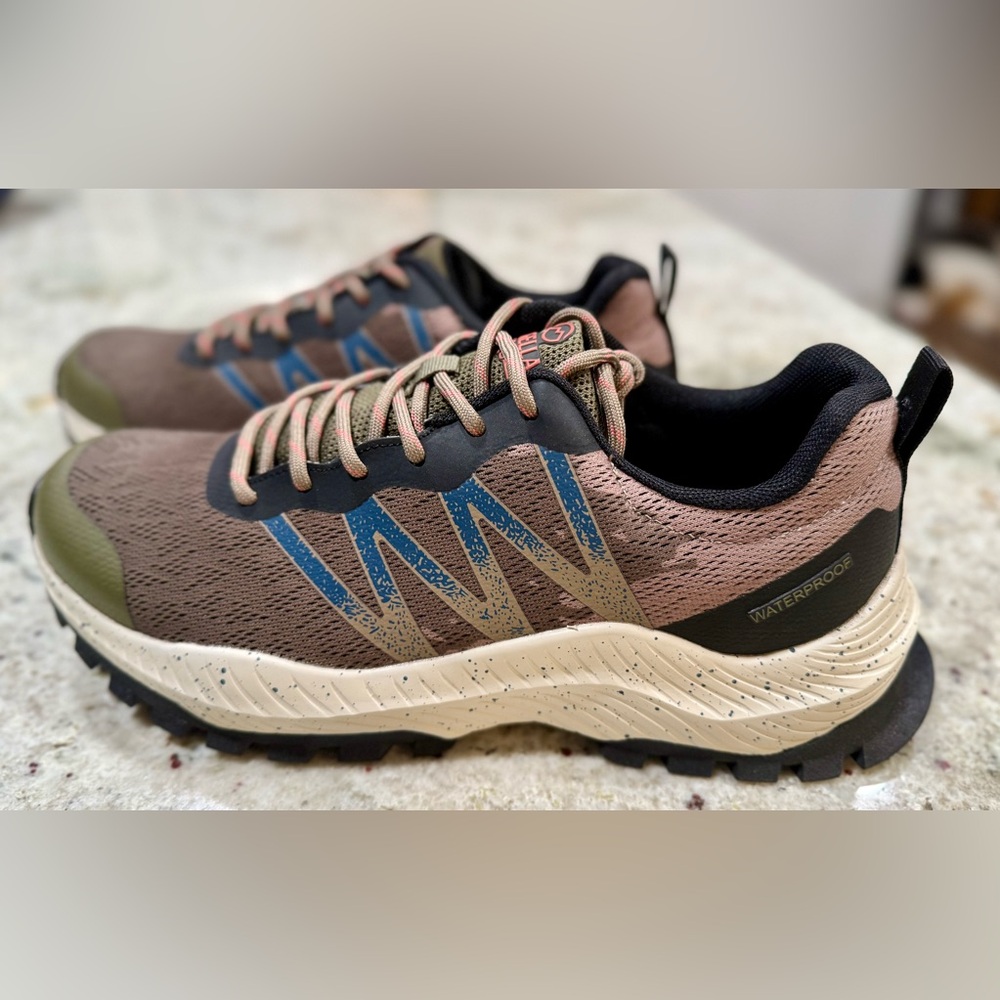 Magellan Outdoors Men's Pro Explore Cedar Hill Hiking Shoes NWOT